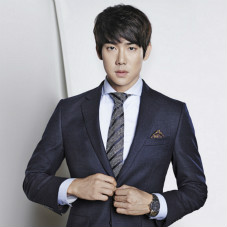 定制西裝怎樣穿戴才能穿出休閑西服一樣的時(shí)髦風(fēng)度