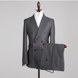 專業(yè)西服定制特點(diǎn)分析